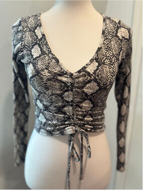 Chocolate USA Snakeskin Print Ruched Crop Top Long Sleeve Tie Front